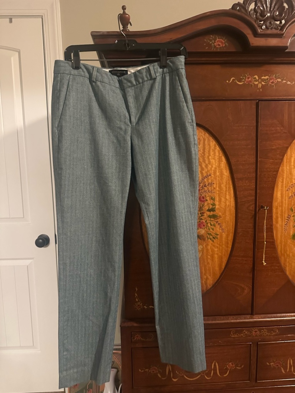Banana Republic women’s Dress Pants - Light Blue